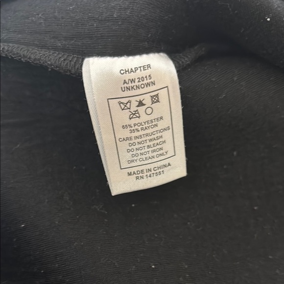 Ch. Caroline Herrera Sleek Black Puff Casual Sweater - Picture 6 of 7